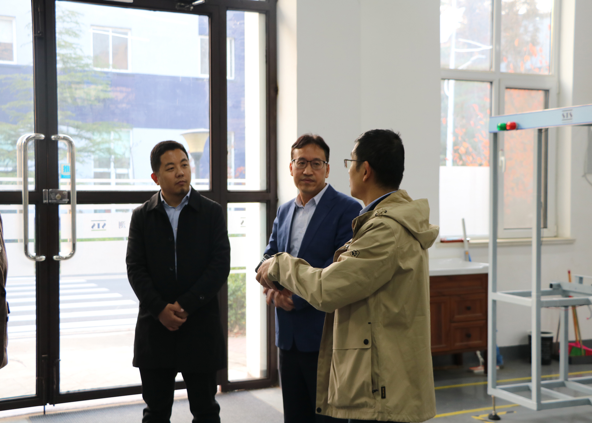 江苏省泗洪县委县政府领导参观